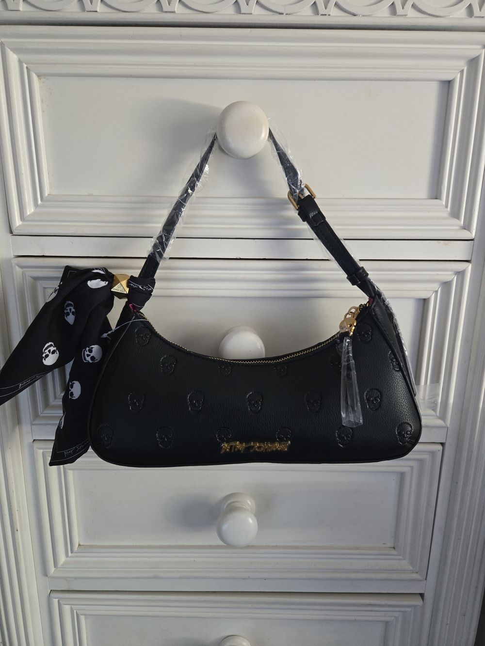 Betsey Johnson Get Ahead Black Small Shoulder Bag NWT - Picture 6 of 9